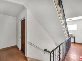 1050 N Laurel Avenue, West Hollywood CA 90046