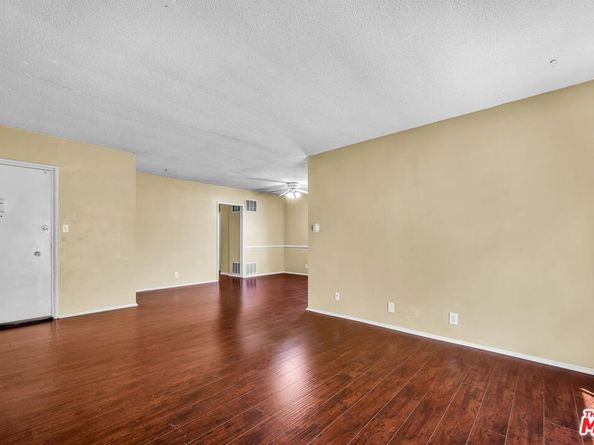 1050 N Laurel Avenue, West Hollywood CA 90046