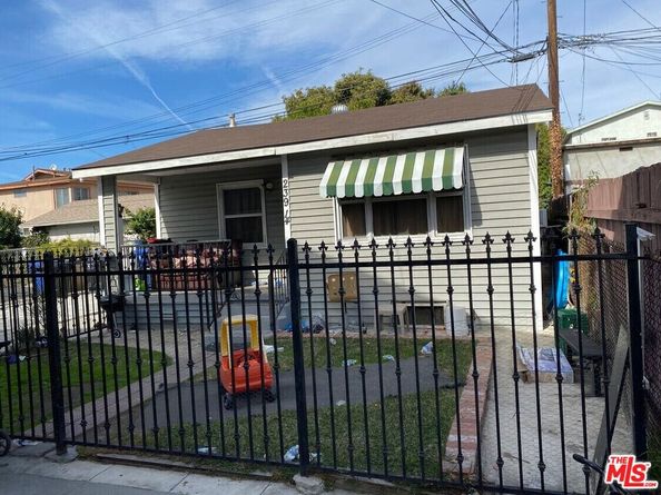 239 W 43rd Street, Los Angeles CA 90037