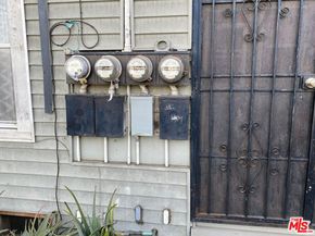 239 W 43rd Street, Los Angeles CA 90037