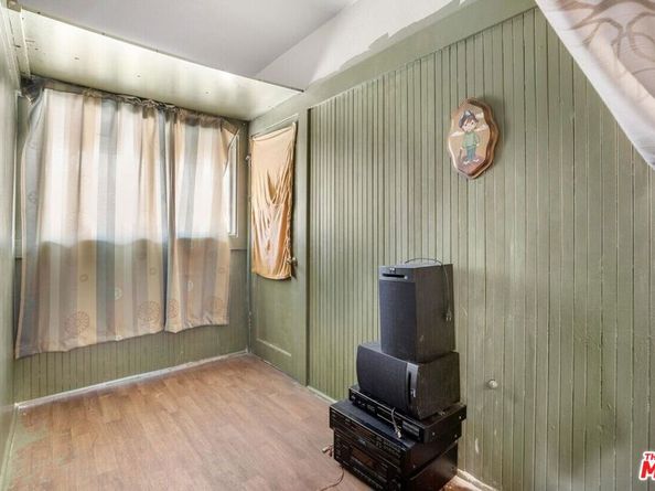 239 W 43rd Street, Los Angeles CA 90037