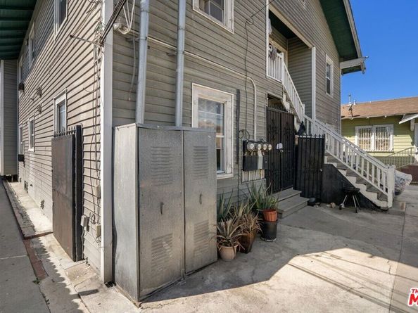 239 W 43rd Street, Los Angeles CA 90037