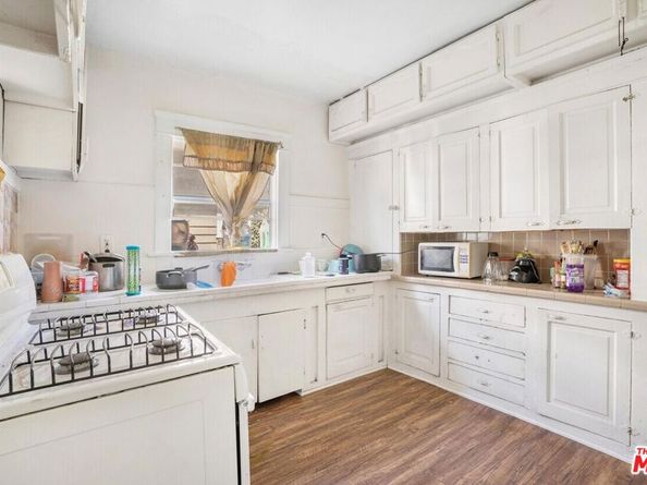 239 W 43rd Street, Los Angeles CA 90037