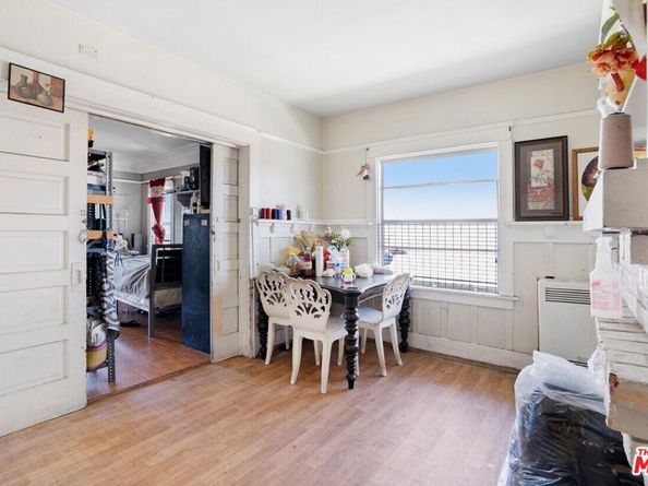 239 W 43rd Street, Los Angeles CA 90037