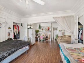 239 W 43rd Street, Los Angeles CA 90037