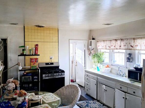 5131 Woodlawn Avenue, Los Angeles CA 90011