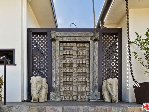 1927 N Normandie Avenue, Los Angeles CA 90027