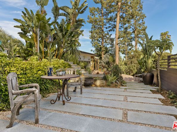 1927 N Normandie Avenue, Los Angeles CA 90027