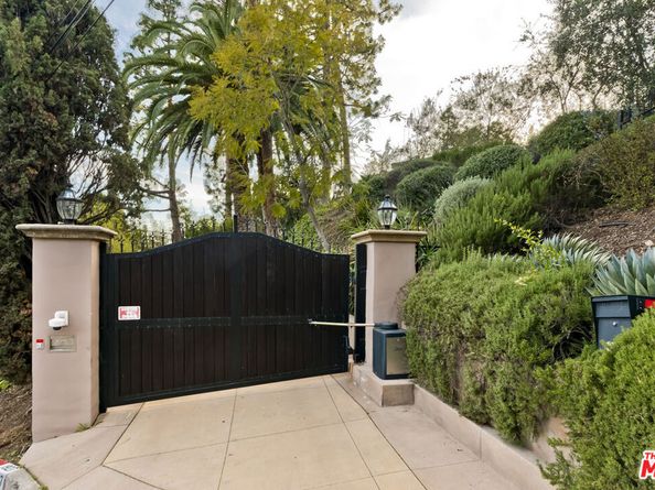 1927 N Normandie Avenue, Los Angeles CA 90027