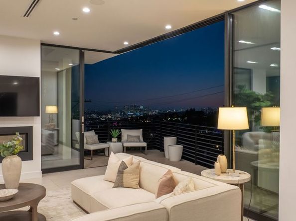 1516 Forest Knoll Drive, West Hollywood CA 90069