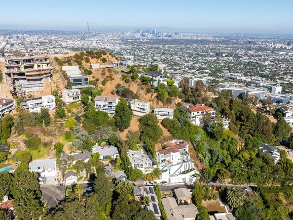 1516 Forest Knoll Drive, West Hollywood CA 90069