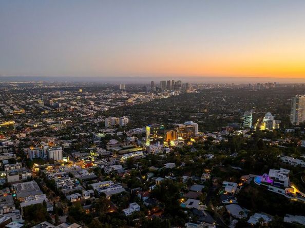 1516 Forest Knoll Drive, West Hollywood CA 90069