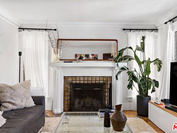 226 N Irving Boulevard, Los Angeles CA 90004