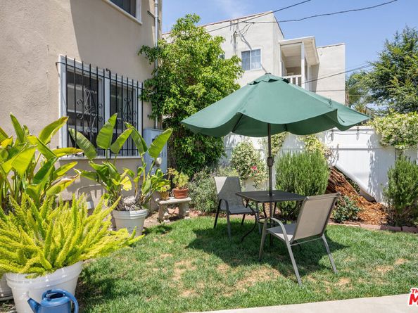 226 N Irving Boulevard, Los Angeles CA 90004