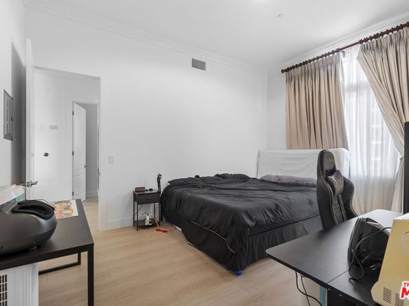 309 S Mariposa Avenue 301, Los Angeles CA 90020