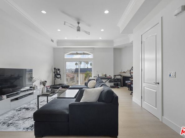 309 S Mariposa Avenue 301, Los Angeles CA 90020