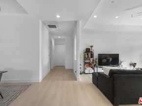 309 S Mariposa Avenue 301, Los Angeles CA 90020