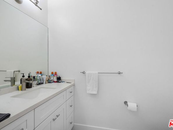 309 S Mariposa Avenue 301, Los Angeles CA 90020