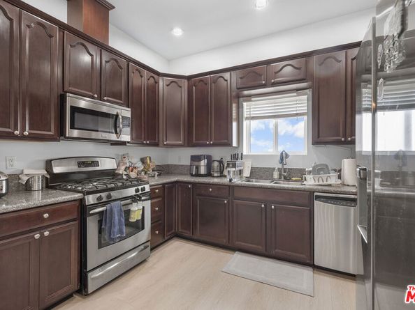 309 S Mariposa Avenue 301, Los Angeles CA 90020