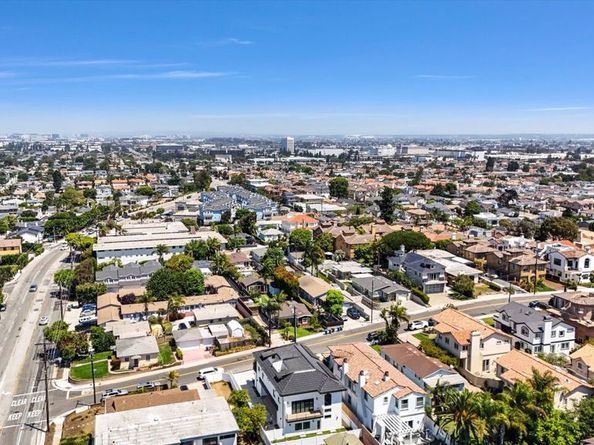 1902 Gates Avenue, Redondo Beach CA 90278