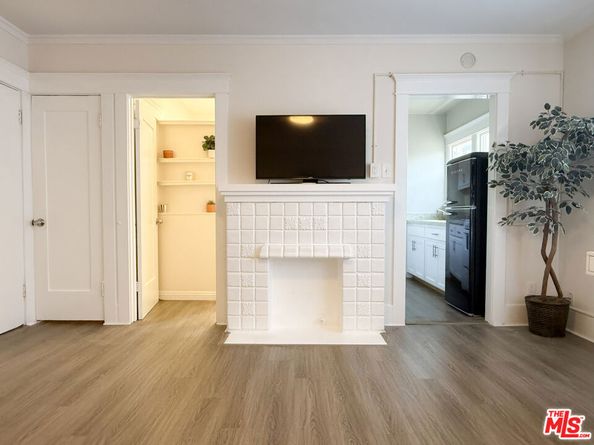 1109 E 1st Street 11, Long Beach CA 90802