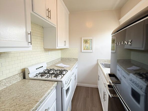 1109 E 1st Street 11, Long Beach CA 90802