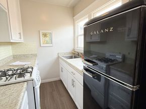 1109 E 1st Street 11, Long Beach CA 90802