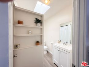 1109 E 1st Street 11, Long Beach CA 90802