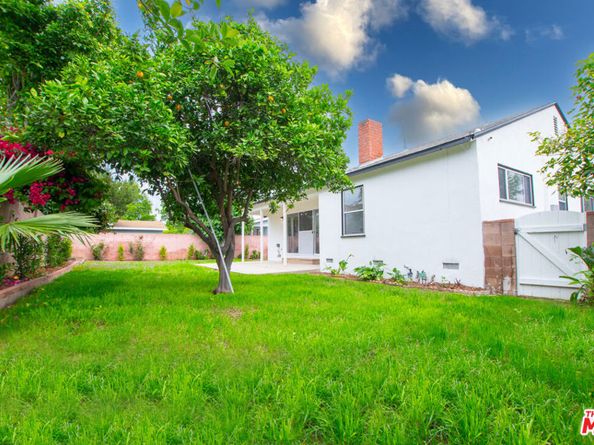 17209 Stagg Street, Van Nuys CA 91406