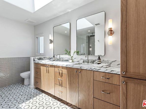 6017 W 75th Street, Los Angeles CA 90045