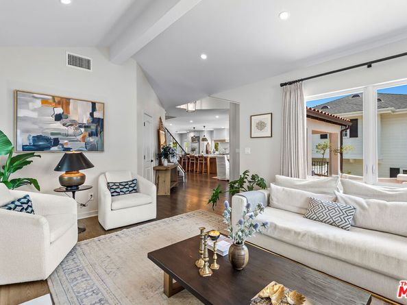 6017 W 75th Street, Los Angeles CA 90045