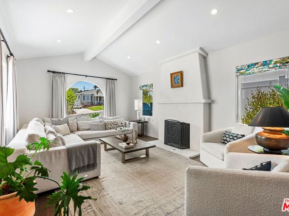 6017 W 75th Street, Los Angeles CA 90045