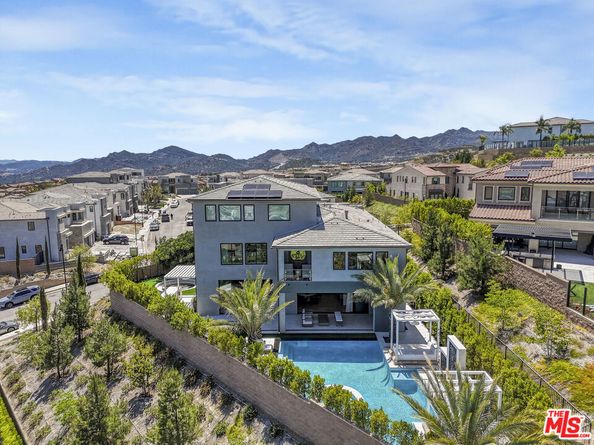 20472 W Windsor Lane, Porter Ranch CA 91326