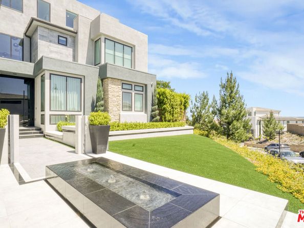 20472 W Windsor Lane, Porter Ranch CA 91326