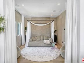 20472 W Windsor Lane, Porter Ranch CA 91326