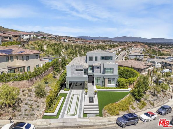 20472 W Windsor Lane, Porter Ranch CA 91326