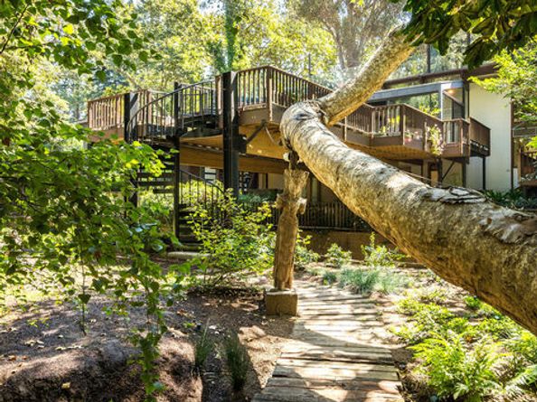 681 Brooktree Road, Santa Monica CA 90402