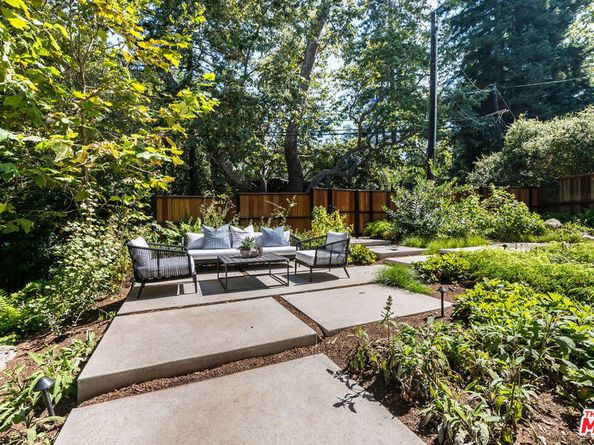 681 Brooktree Road, Santa Monica CA 90402