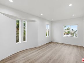 1526 W 105th Street, Los Angeles CA 90047