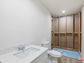 1526 W 105th Street, Los Angeles CA 90047