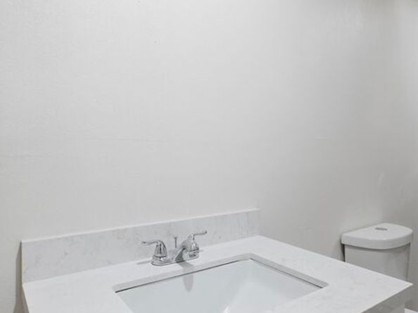 1526 W 105th Street, Los Angeles CA 90047