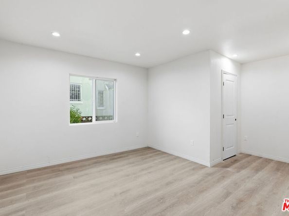 1526 W 105th Street, Los Angeles CA 90047