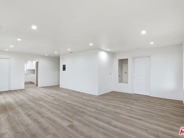 1526 W 105th Street, Los Angeles CA 90047