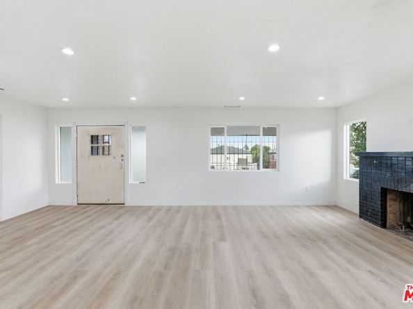 1526 W 105th Street, Los Angeles CA 90047