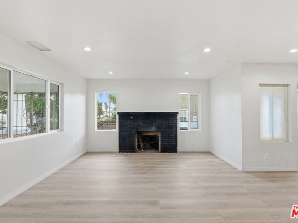 1526 W 105th Street, Los Angeles CA 90047