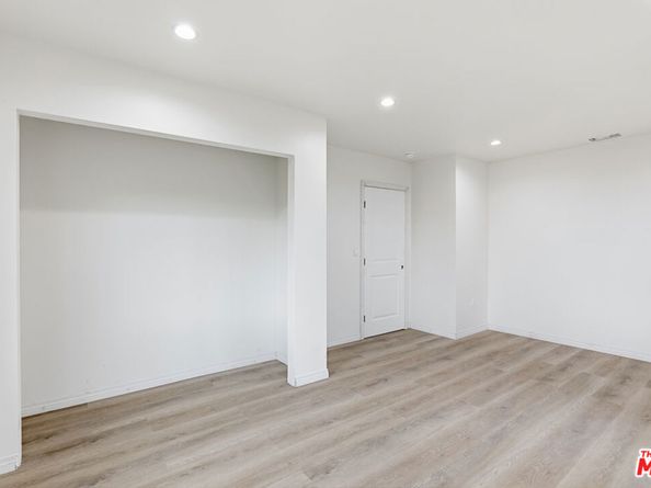 1526 W 105th Street, Los Angeles CA 90047