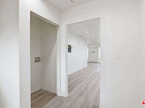 1526 W 105th Street, Los Angeles CA 90047