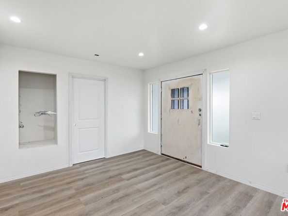 1526 W 105th Street, Los Angeles CA 90047