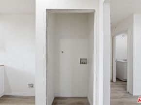 1526 W 105th Street, Los Angeles CA 90047