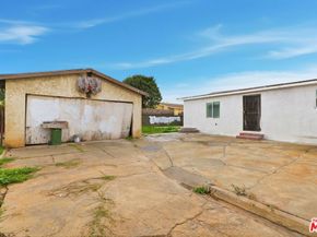 1526 W 105th Street, Los Angeles CA 90047